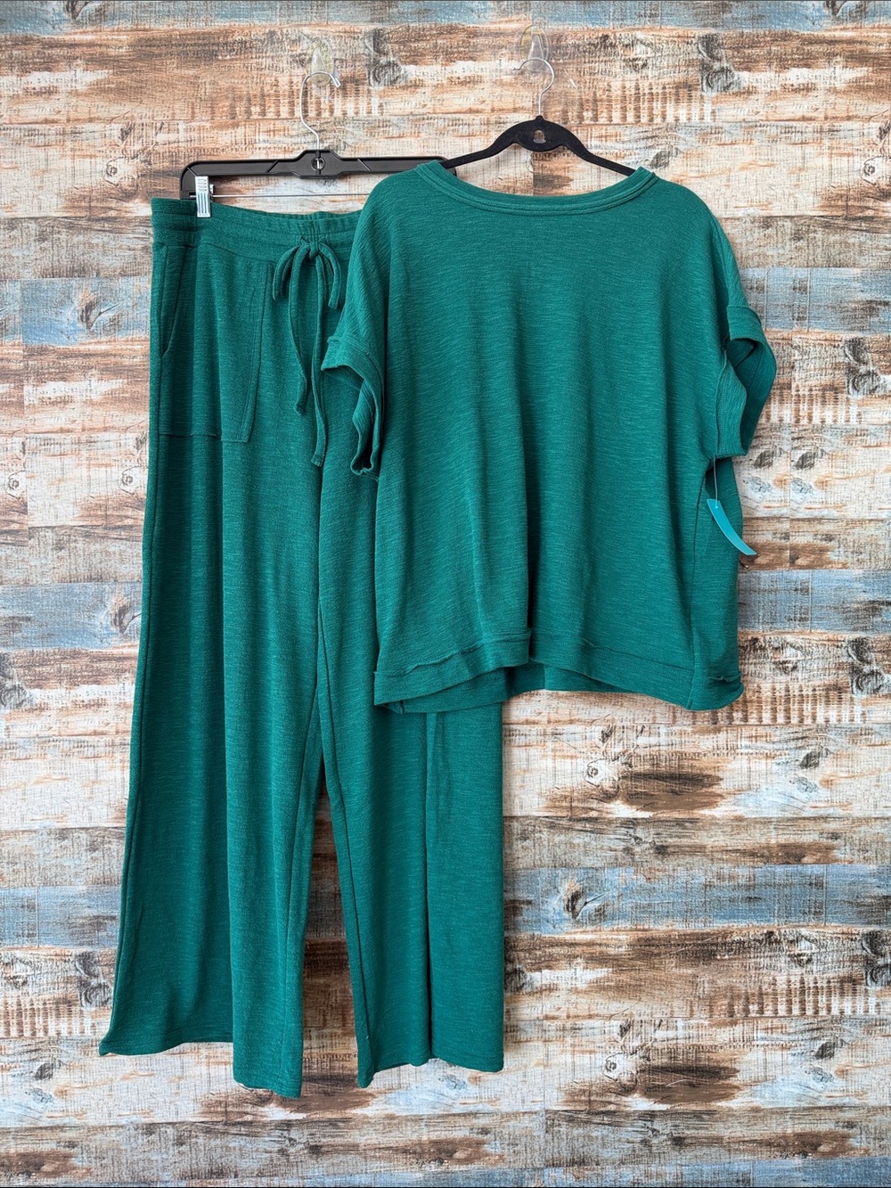 Relaxed Lounge Set - Emerald Green Women's Pants & Top
